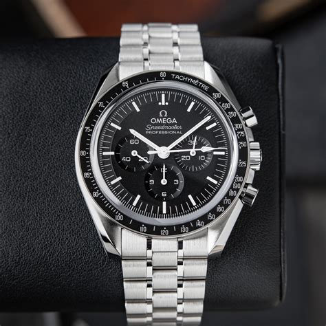 omega speedmaster usado|omega speedmaster price guide.